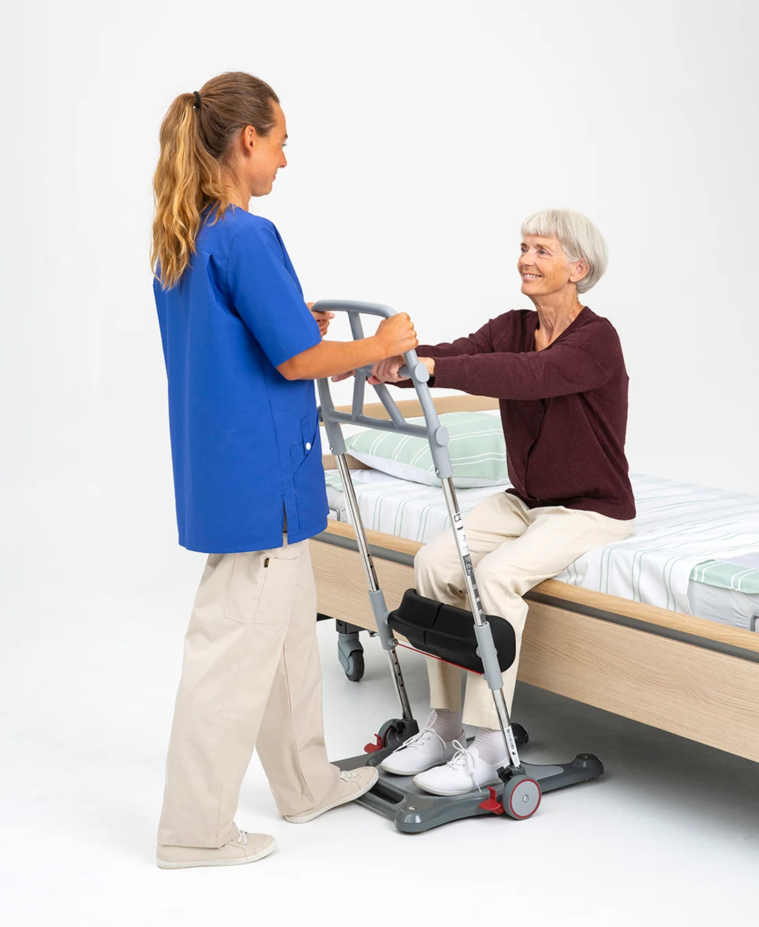 Molift Raiser Pro Carer User Hospital1